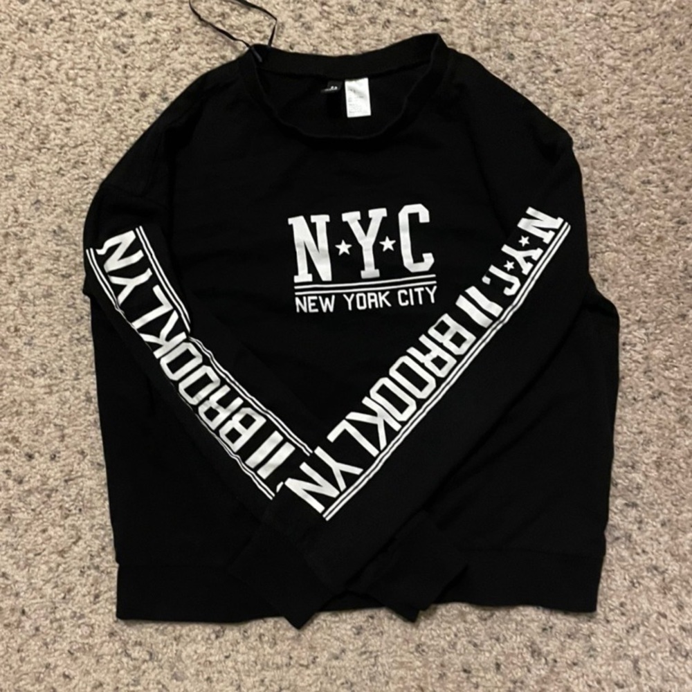 black longsleeve new york shirt
